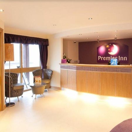 Premier Inn Rugeley Buitenkant foto