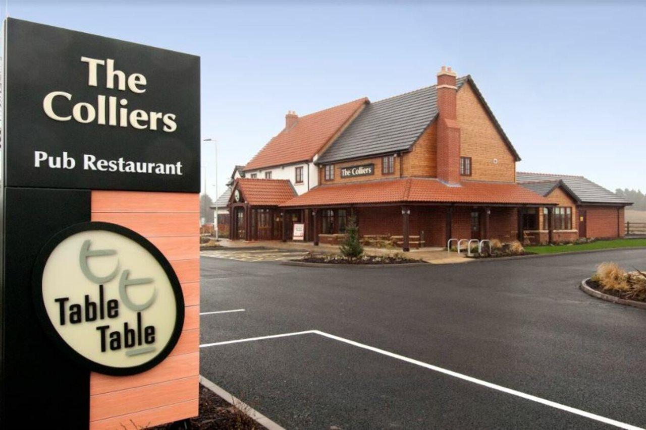 Premier Inn Rugeley Buitenkant foto