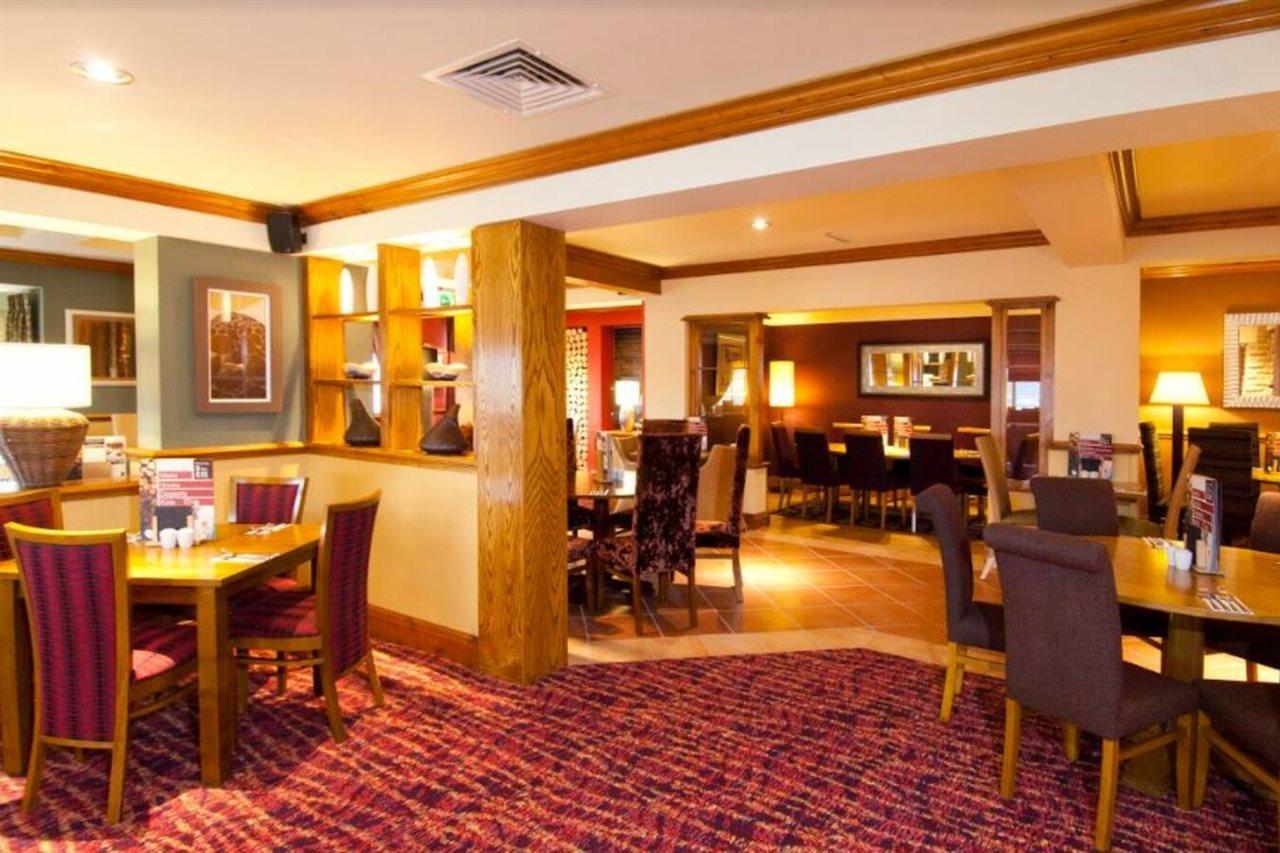 Premier Inn Rugeley Buitenkant foto
