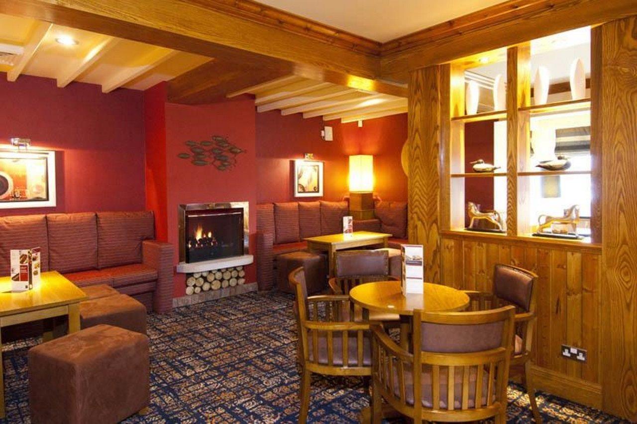 Premier Inn Rugeley Buitenkant foto