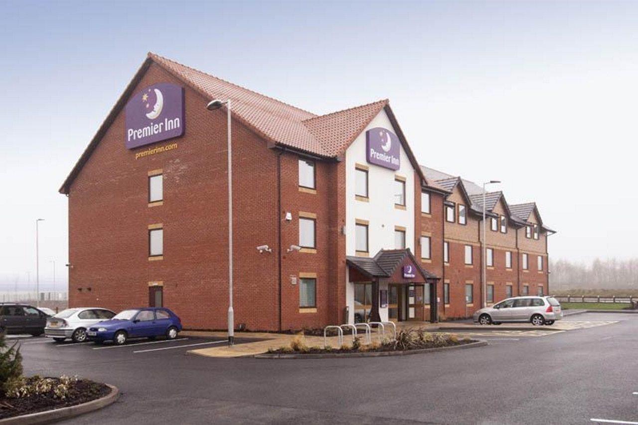 Premier Inn Rugeley Buitenkant foto