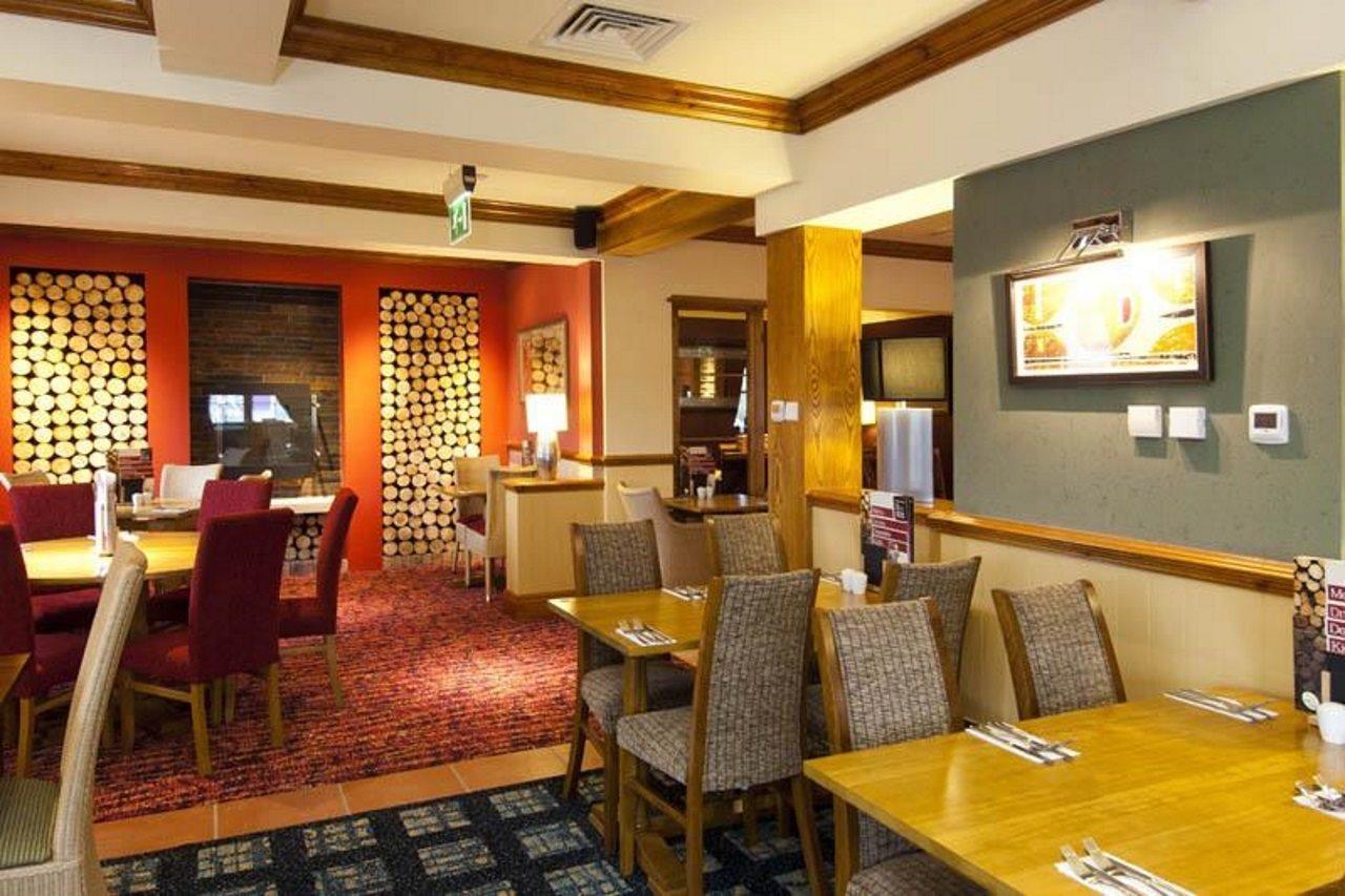 Premier Inn Rugeley Buitenkant foto