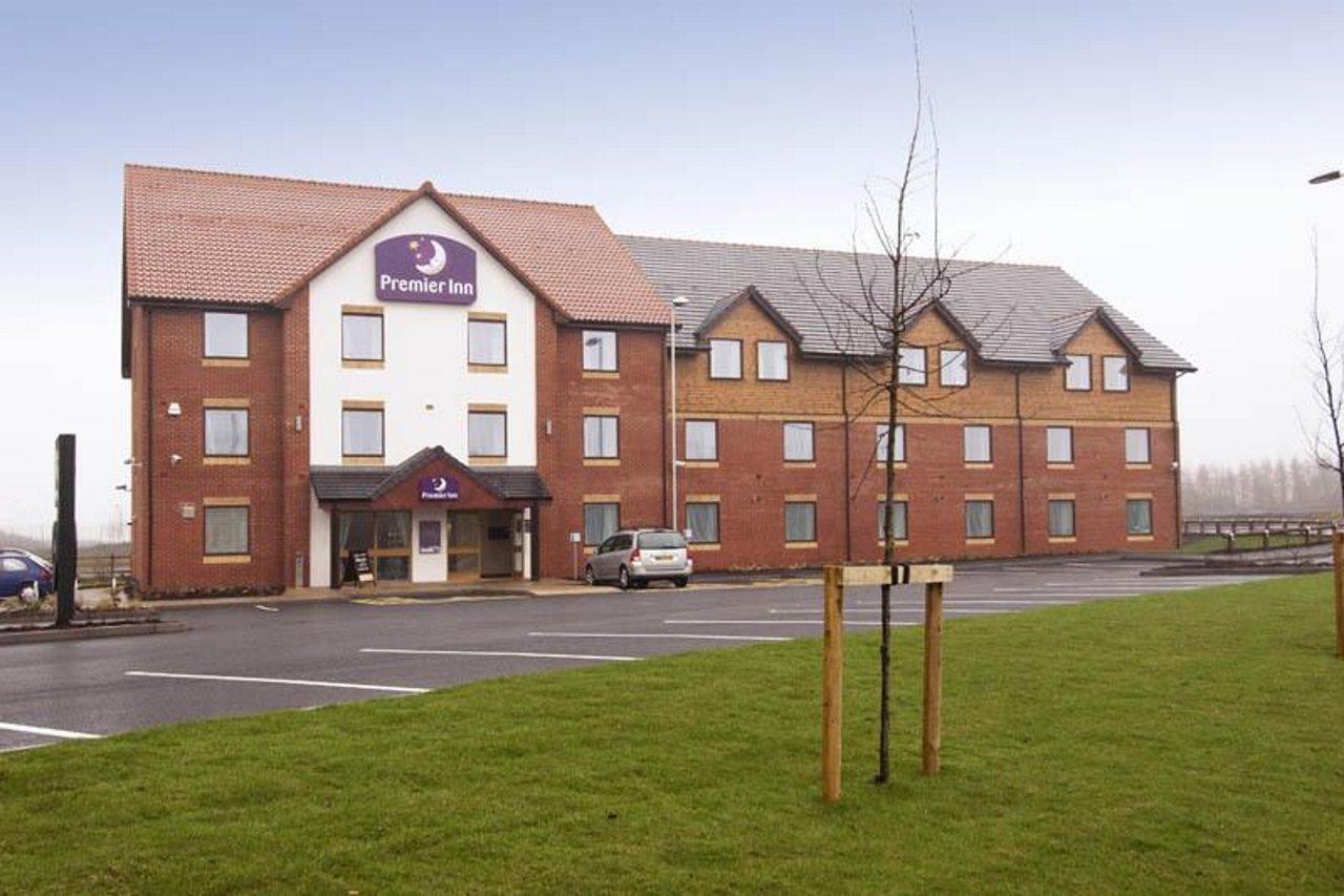 Premier Inn Rugeley Buitenkant foto